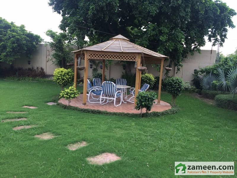 Very Well Maintain Corner Farm House Is Available In Green Acres Green