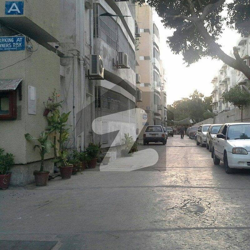 3 Bed DD Flat 1650 Sq GulshaneIqbal Baitul Mukarram VIP Block 16