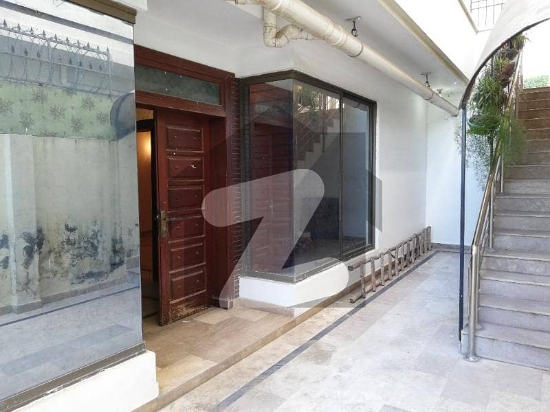 House For Sale In G15 Direct Owner Solid Built KhayabanEKashmir, G