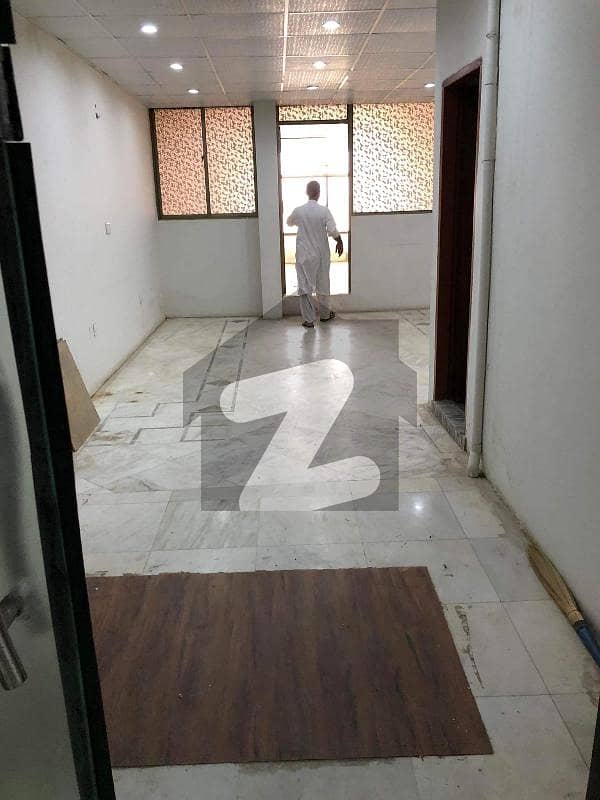 Office Of 1000 Square Feet In GulshanEIqbal Block 6 Is Available