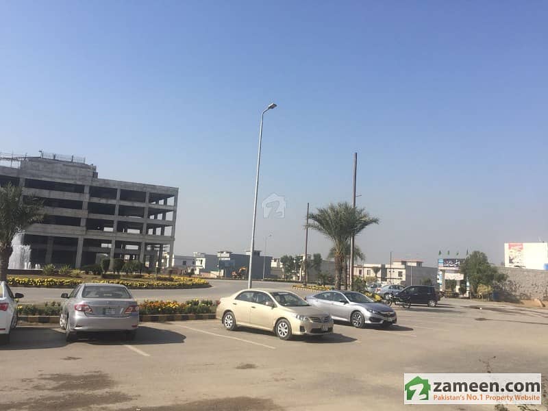 10 Marla 60 Feet Road Developed Plot On Installment Park View Villas