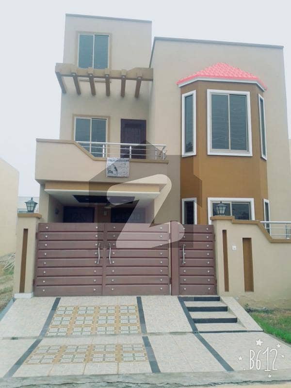 Bahria Nasheman Lahore 5 Marla Beautiful Used House For Sale Bahria