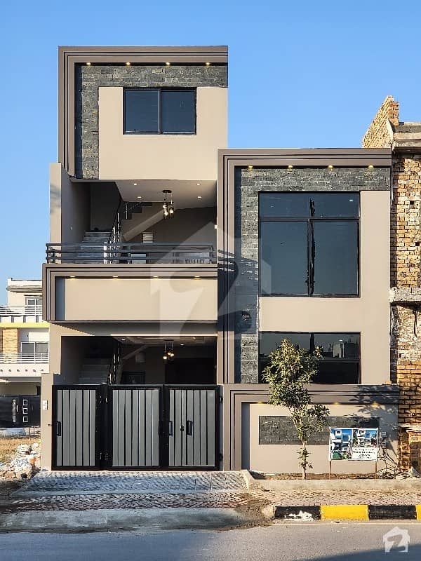 5 Marla House For Sale (main Boulevard 60ft Road, On T Junction) Mehria