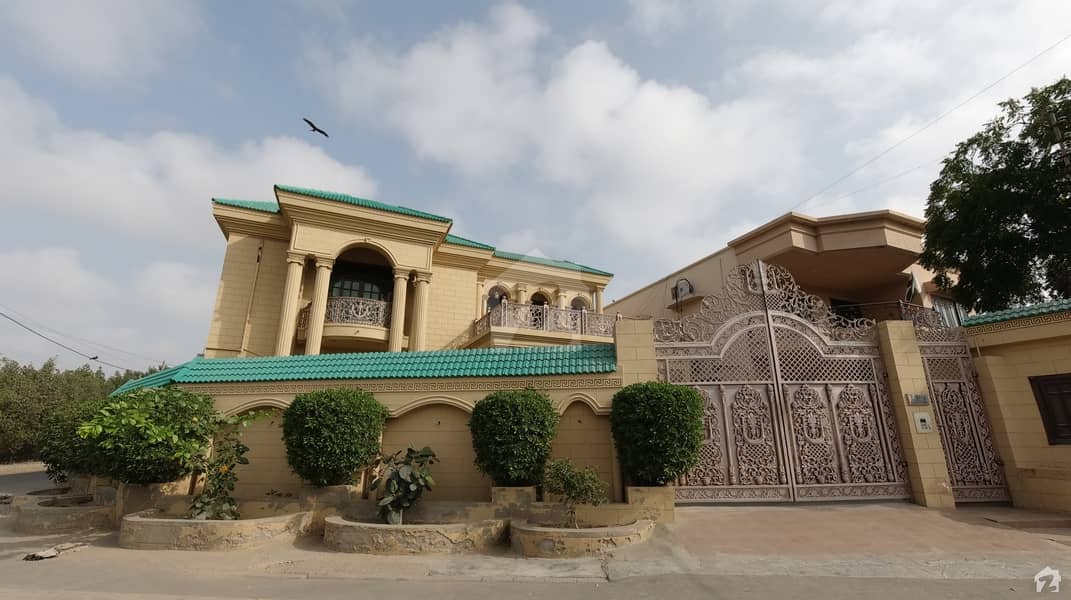 600 Square Yards Fully Furnished Bungalow Available For Rent In Zamzama
