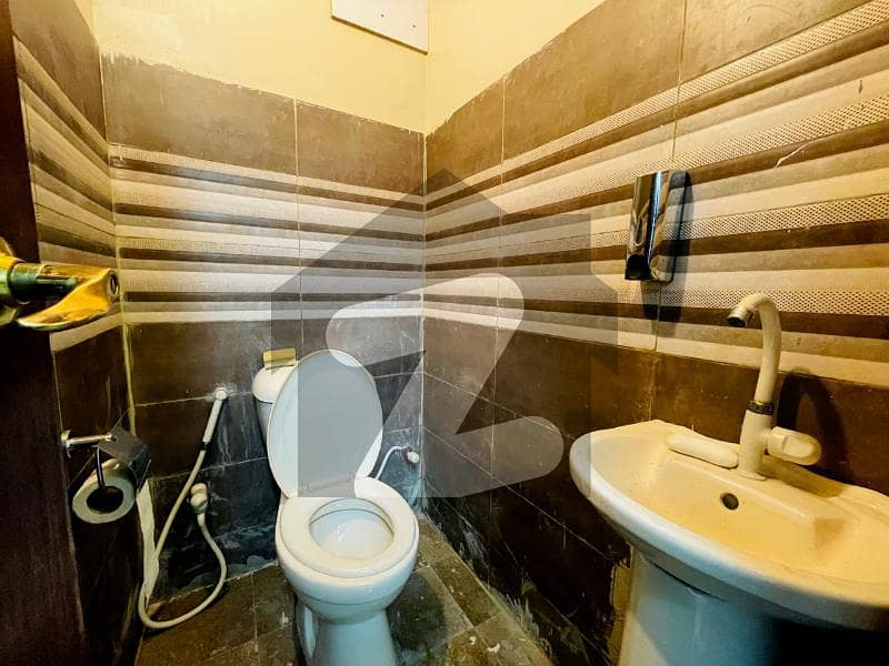 Office For Rent In GulistaneJauhar Block 14 Near Red Apple Gulistan