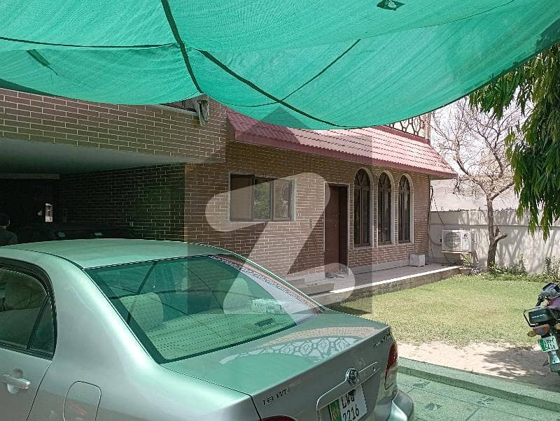 1 Kanal Signal Storey House For Sale Westwood Colony Phase 1, West Wood