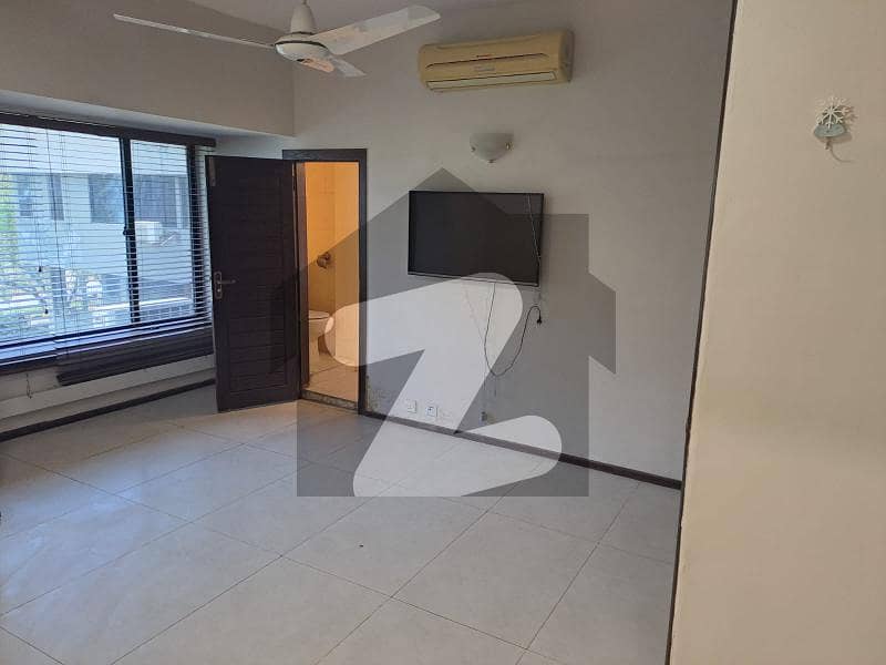 Most Reasonable Unfurnished Flat Available For Rent In Diplomatic