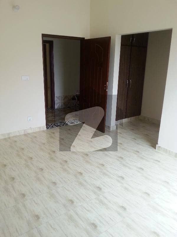 Room In 1 Kanal House For Rent Near Ucp And Emporium Mall Johar Town