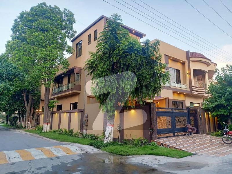 Corner 10 Marla House For Sale Wapda Town Block A2, Wapda Town