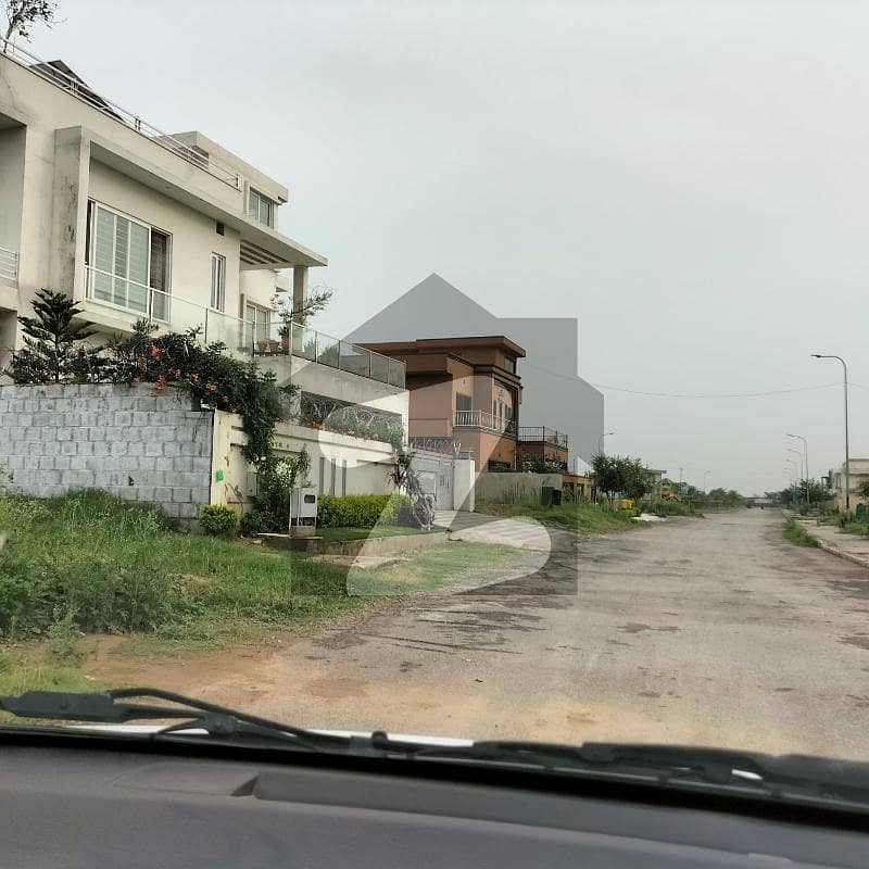 2 Kanal Corner Plot For Sale With Extra Land In Park Enclave 1 Park