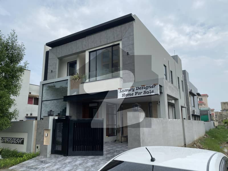 Mazhar Munir Design House For Sale With Basement DHA 11 Rahbar