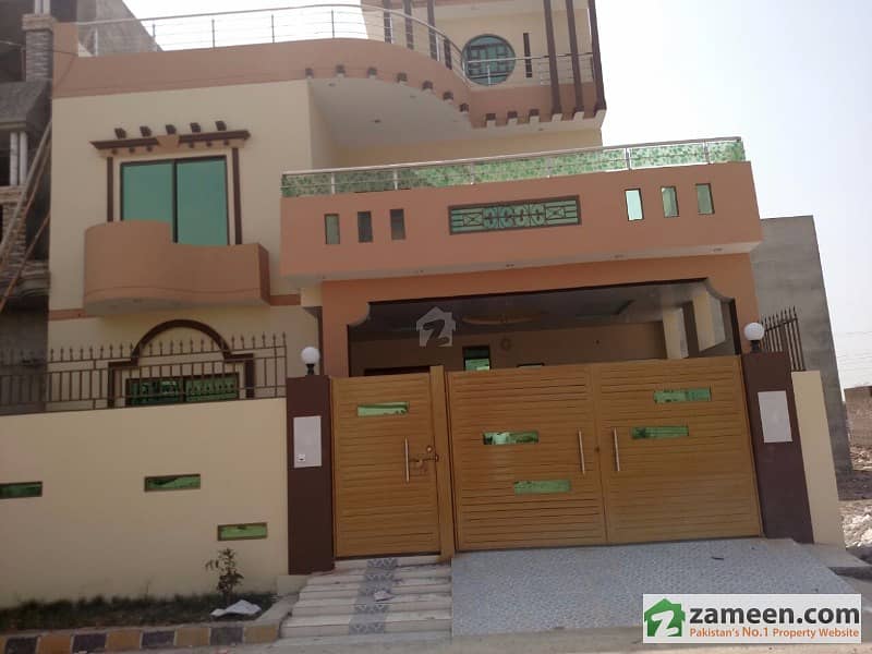 Beautiful House Available For Sale Garden Town, Dera Ghazi Khan
