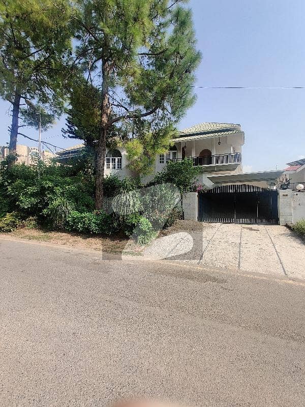 Beautiful House Available For Rent in F10 Only For Foreigners AC