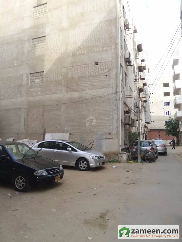 JAMI COMMERCIAL STREET 11 NEAR AXACT Jami Commercial Area, DHA Phase 7