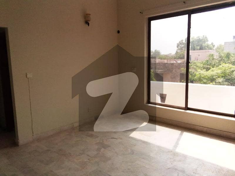 House For Sale Size 666 Sq Yard G6/4, G6, Islamabad ID40898298