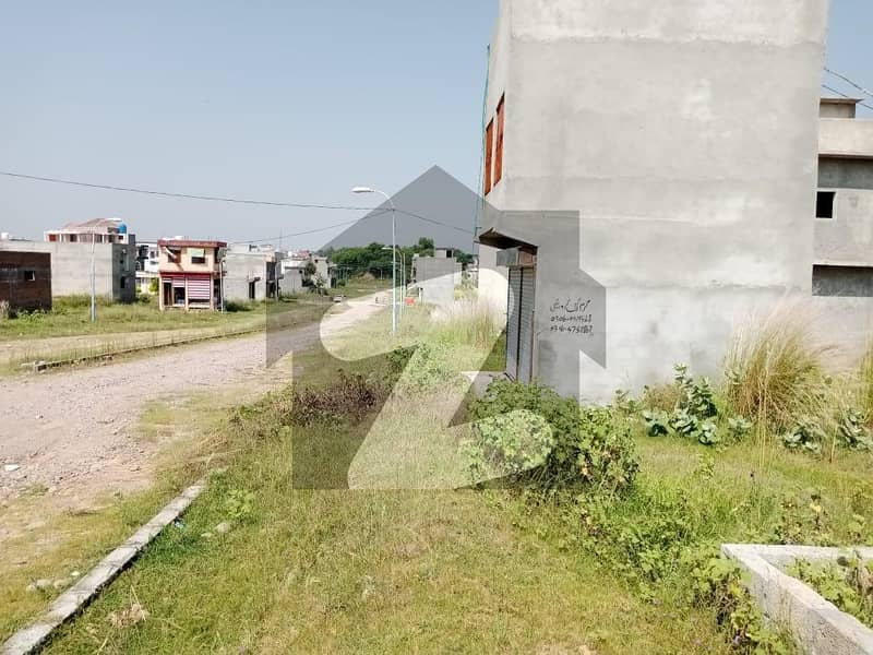 180 Square Feet Spacious Commercial Plot Available In Royal City For