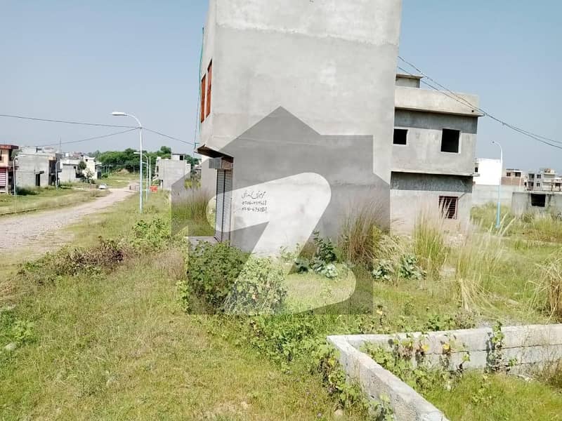 180 Square Feet Spacious Commercial Plot Available In Royal City For