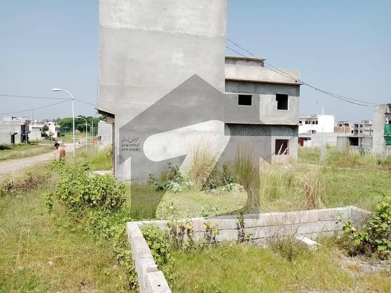 180 Square Feet Spacious Commercial Plot Available In Royal City For