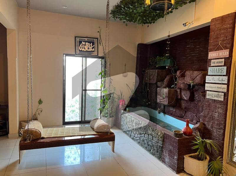 Gulistanejohar block 16First floor with roof300 yards portionCorner GulistaneJauhar Block