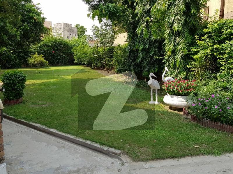 3.2 kanal luxery old house in garden town lahore Garden Town Baber