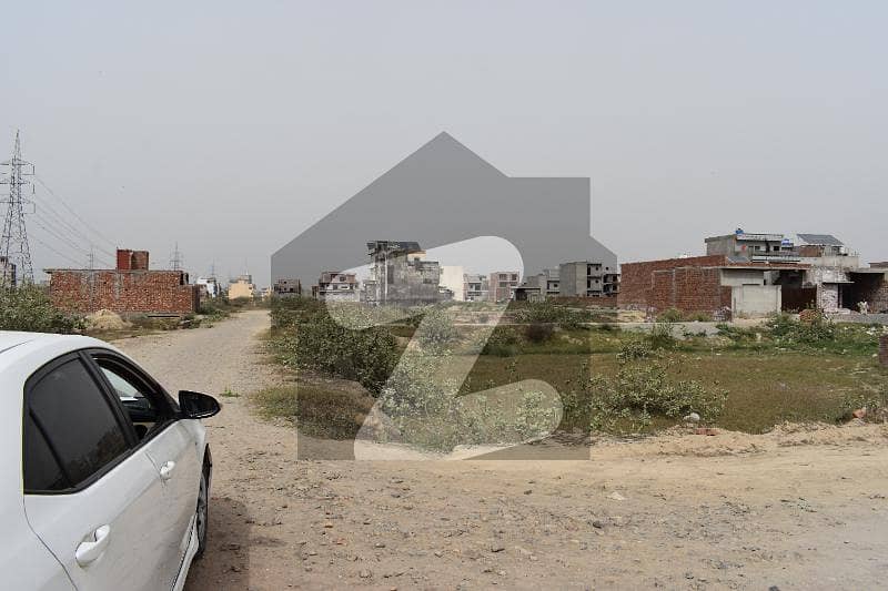 5 Marla Developed Area Ideal Location Plot For Sale In Golf View Lane