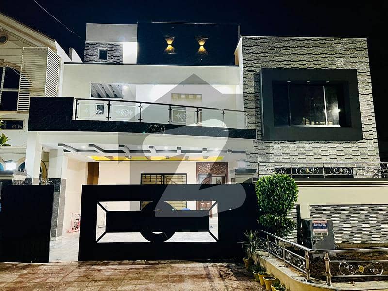 Slightly Used House For Sale In G13 Islamabad Near To Park G13