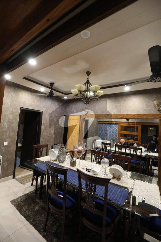 City Tower & Shopping Mall 3 Bed D. d With Roof Top City Tower And Shopping Mall, University