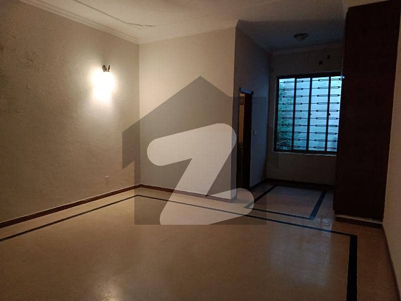 E11 Such A Amazing Location What A Outclass Full House With 5 Beds 2