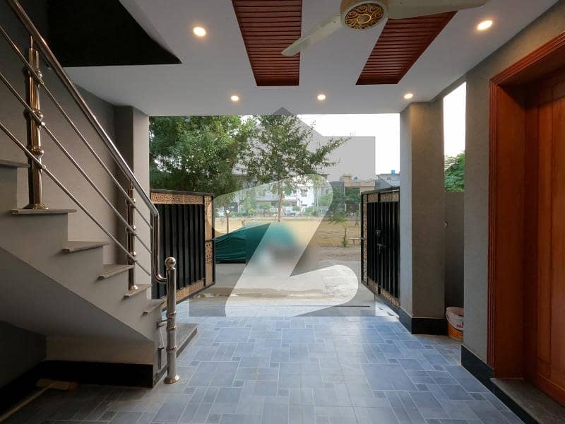 Facing Park 5 Marla House In College Road Of Lahore Is Available For