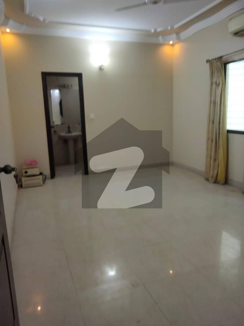 Facing Park 600 Square Yards House For Grabs In Jamshed Town PECHS