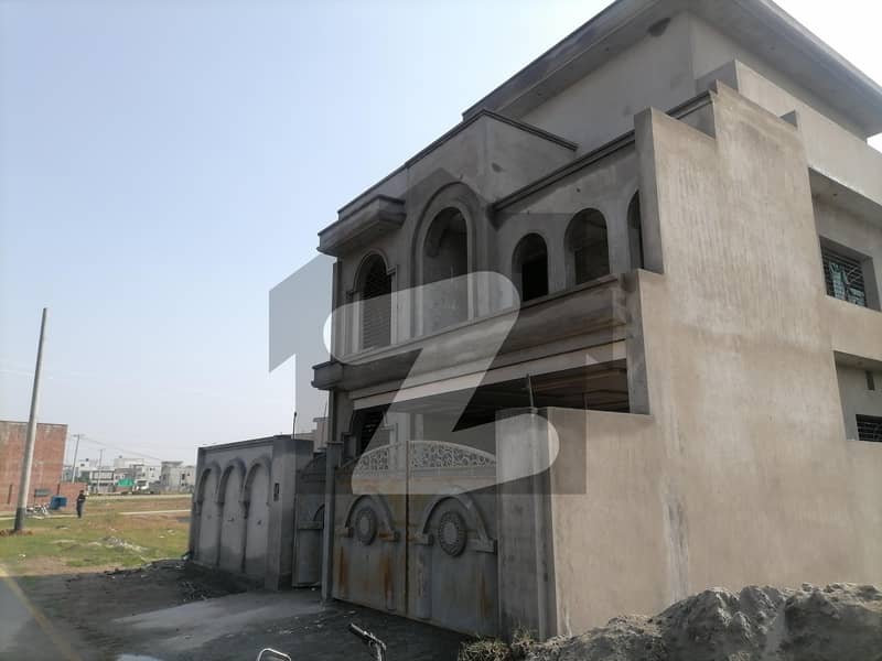 10 Marla House available for sale in Garden Town Phase 3 if you hurry