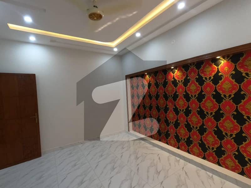 House For sale Is Readily Available In Prime Location Of Haji Chowk