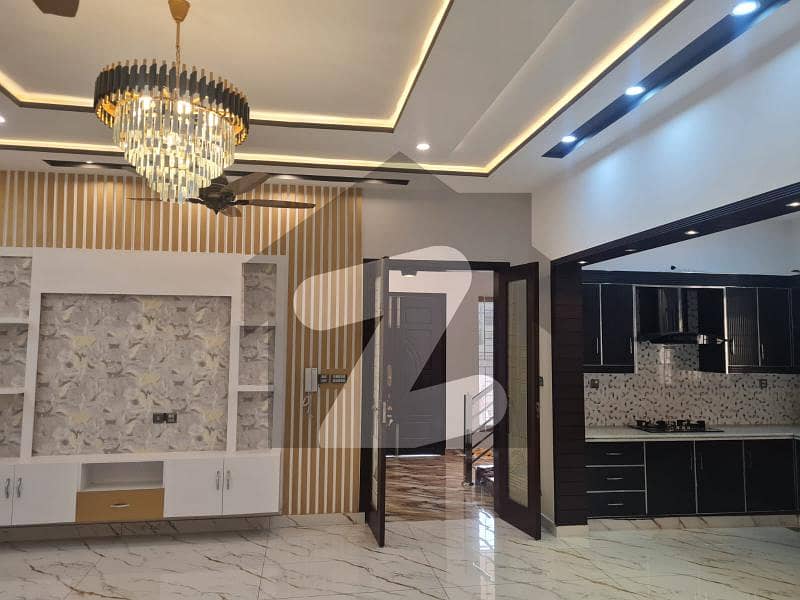 11.5 Marla Luxurious Brand New House Garden Town Phase1, Gujranwala