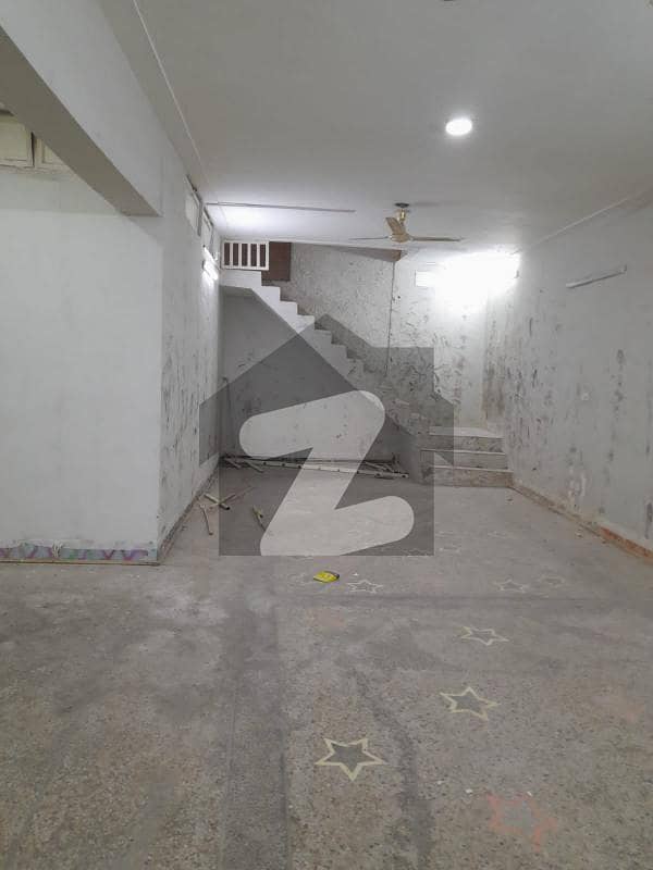 Commercial Building Basement With 4 Bedrooms Saddar, Rawalpindi ID42832101