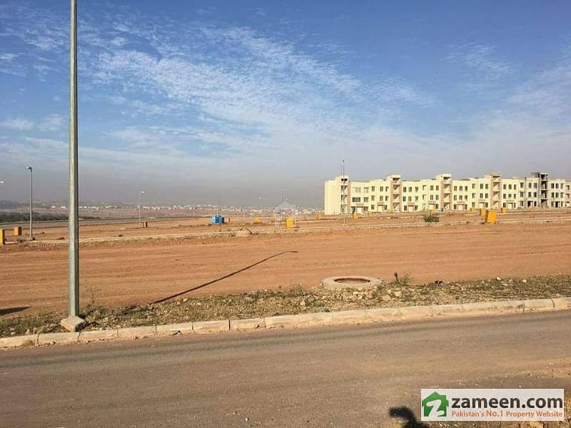 Beautifully Located Developed Corner Plot Available In Bahria Town