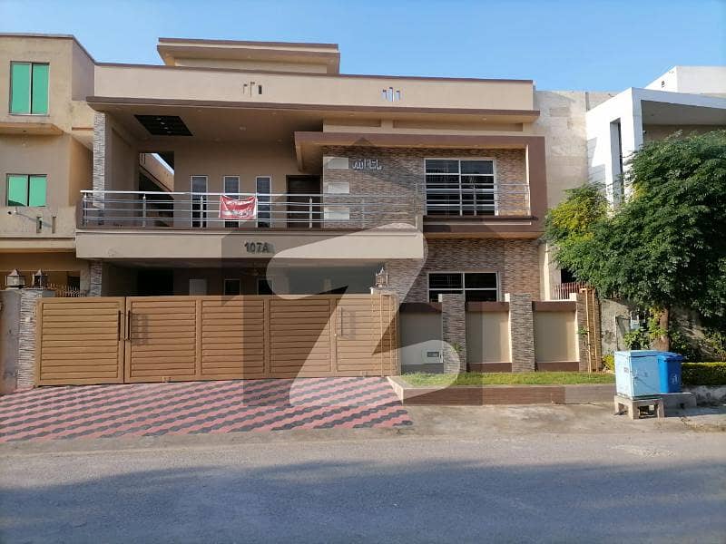 House In Media Town Sized 2800 Square Feet Is Available Media Town