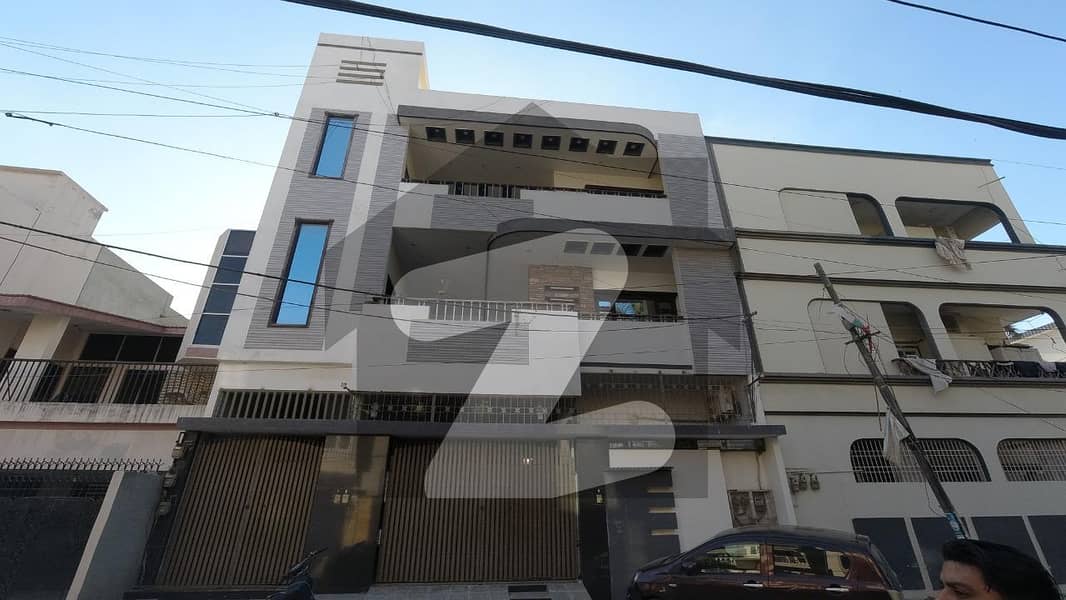 Prime Location Second Floor Portion With Roof In GulshaneIqbal