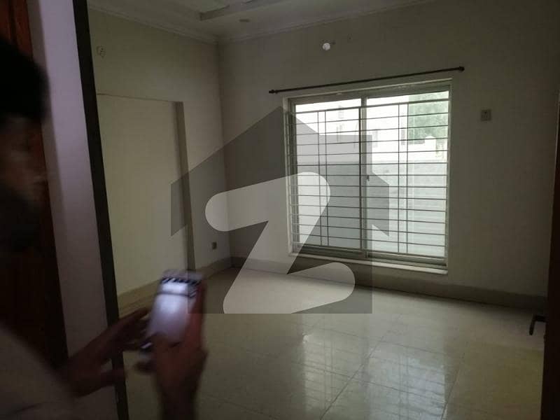 5 MARLA UPPER PORTION AVAILABLE FOR RENT IN VALENCIA TOWN LAHORE