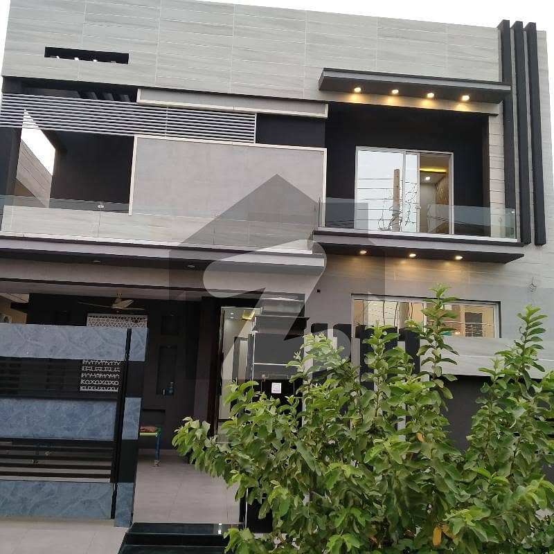 Most Beautiful And Luxurious Modern Design House For Sale In Central