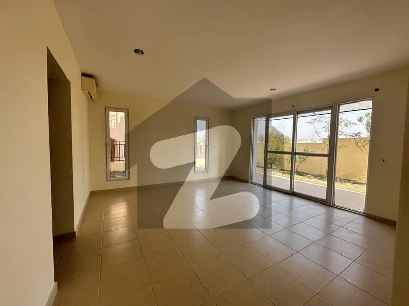 Emaar Canyon View Beautifully Located 5 Bedroom Villa For Rent. Emaar