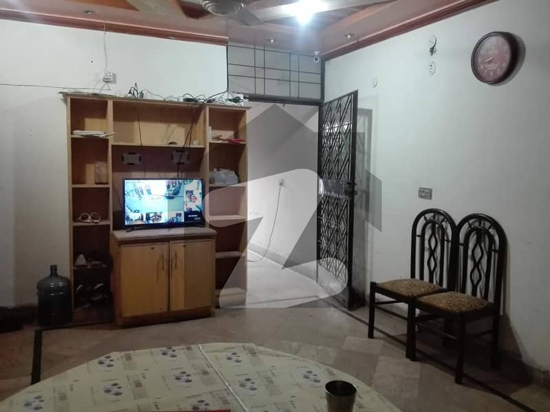 Investors Should rent This Upper Portion Located Ideally In Garden Town