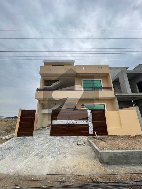 10 Marla Newly Built House For Sale In Awt AWT Block F, AWT, D18