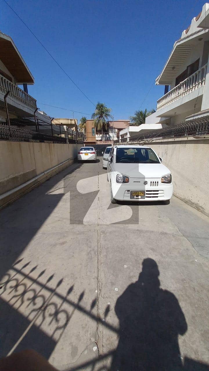 Buy A 350 Square Yards House For rent In Clifton Block 8 Clifton