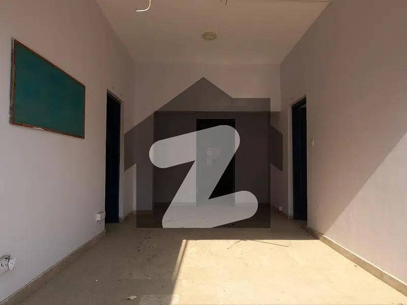 Main Road 14 Rooms Best For School In Clifton Block 4 Clifton Block 4