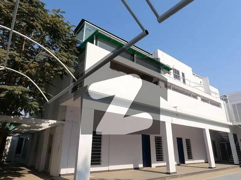 Main Road 14 Rooms Best For School In Clifton Block 4 Clifton Block 4