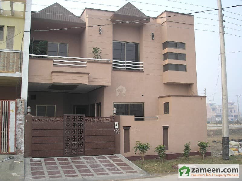150 Sqyards (30 X 45) Newly Built House In Posh Residential Colony Of