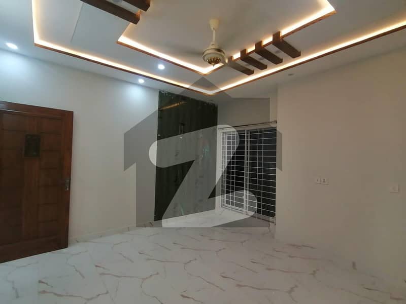 Stunning 10 Marla House In GulshaneLahore Available GulshaneLahore