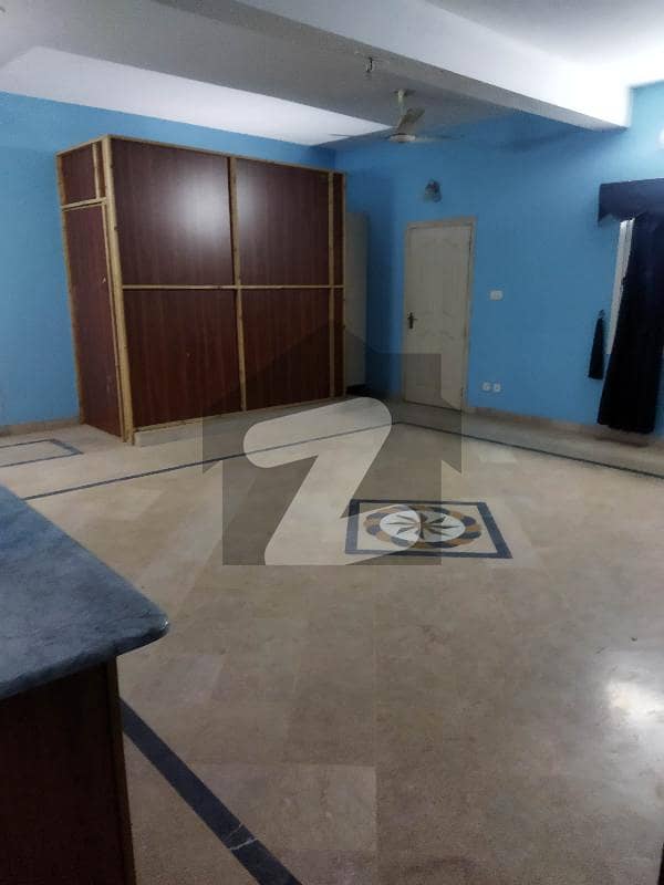 25x50 Upper portion available for rent in G9/2 real pics G9/2, G9