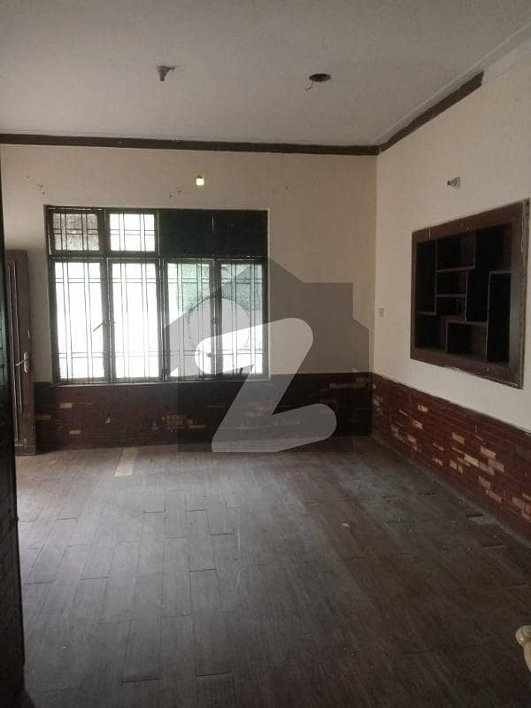 Raza Block Allama Iqbal Town 10 Marla Double Story House For Rent