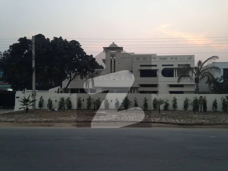Cantt properties offers 84 Marla Double Unit Stunning House for Sale In D Ground Faisalabad D